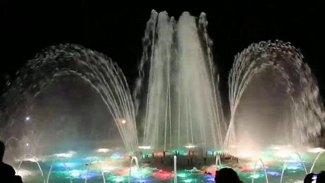 Поющий фонтан в Пятигорске.MOV смотреть онлайн