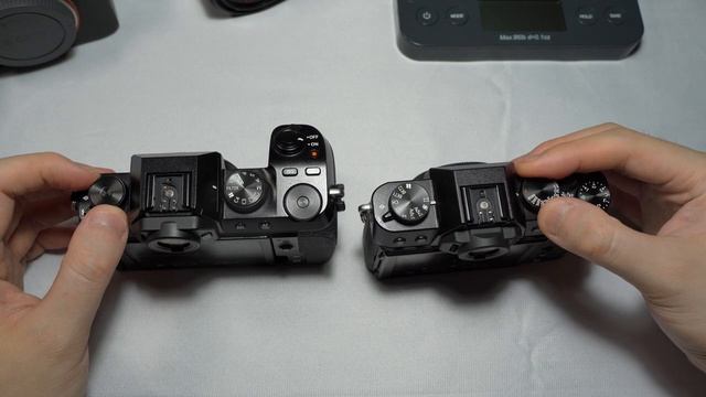 Fujifilm X-S10 vs X-T30 Hands-On Demo [4K] смотреть онлайн