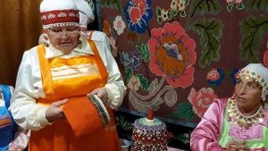 Алăпа ăсталанă чăваш капăрĕсем - чувашские украшения ручной работы.