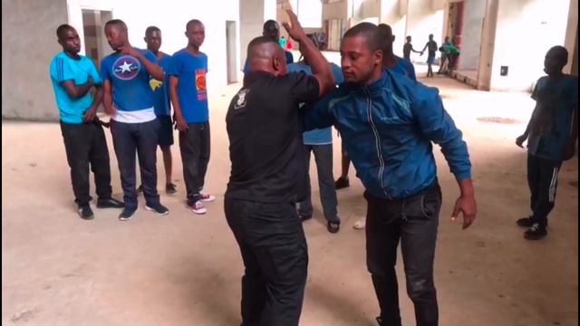 formation d une société de la place par le colonel Joseph ngalibali 4K MEDIUM FR30 смотреть онлайн