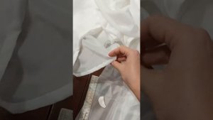 Быстро и легко ? разделить гардину на две части.