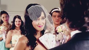 Katy Perry - Hot N Cold (Official Music Video)