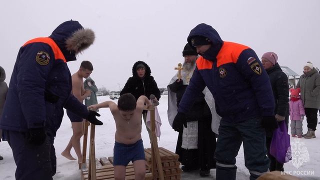 На озере в селе Некрасовка в Хабаровском районе сегодня дежурили спасатели ПСО (с.Ракитное)