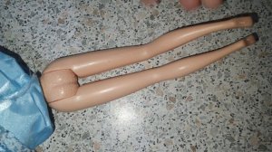 Тело от Барби. Резиновые ножки на щелчки