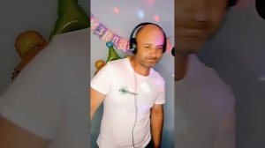 Почему же, дождик капает по лужам