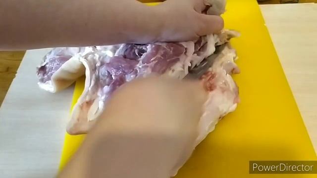 Разделываем рульку для рулета за 4 минуты