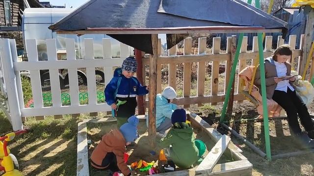 ВЕЧЕР/СХОДИЛИ ЗА СПРАВКОЙ/ЗЯТЬ ПОКЛЕИЛ ФОТООБОИ? РИТА ИСПЕКЛА?? ПИРОГИ смотреть онлайн