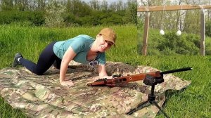 Внимание! Работает мелкашка  .22LR. Берегите яйца...