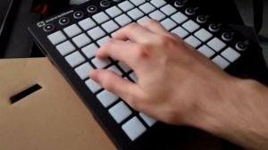 Распаковка Novation Launchpad MK2
