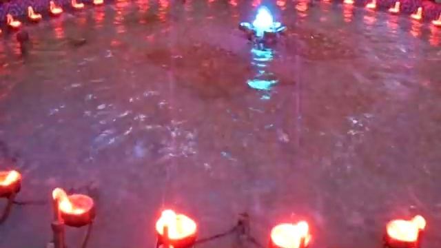 Светомузыкальный фонтан в ТРК "Оазис Плаза" г. Белоярский, ХМАО смотреть онлайн