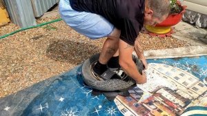 Шикарная клумба из автомобильных колёс. Ваза для цветов. как сделать  вазу из автомобильных колёс.