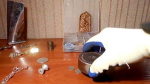 Золото магнитится на поисковый магнит.