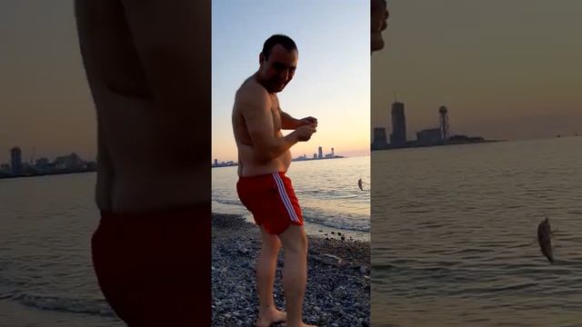 Рыбалка на Чёрном море(лето 2019) смотреть онлайн