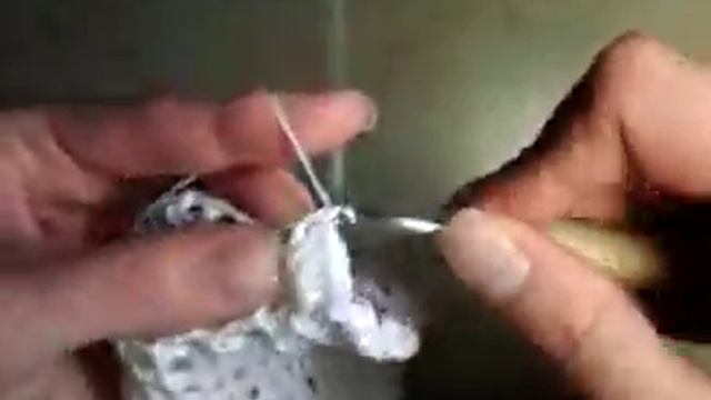 10 Как связать летнюю шапочку сеточкой, обвязка ракушками