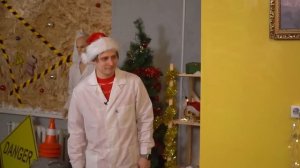 Что если воткнуть одну гирлянду в две розетки? | МАМИКС VK