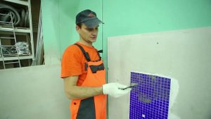 6. Затирка швов: Укладка мозаичной плитки. Крепс Усиленный Белый