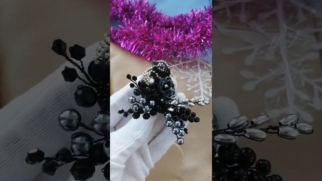 Красивая черная брошь птица из бисера. Beautiful total-black bird beaded brooch pin ??? смотреть онлайн