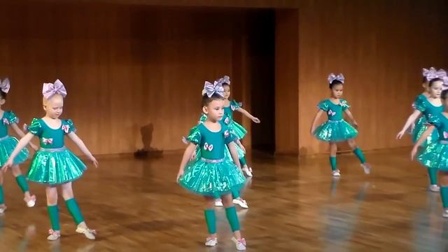 Танец кукол.MP4 смотреть онлайн