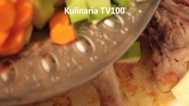 Тушеная курица с картошкой и овощами (кабачки, капуста, морковь, помидоры, чеснок) смотреть онлайн