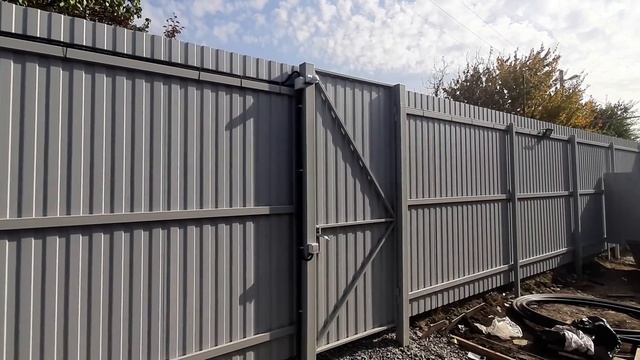 Сделали освещение в небольшом уютном дворике смотреть онлайн