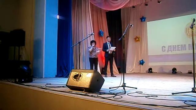 В честь профессионального праздника лучшим сотрудникам милиции вручили награды смотреть онлайн