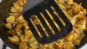 Обалденная закуска с грибами и беконом. Жареные грибы на праздничный стол