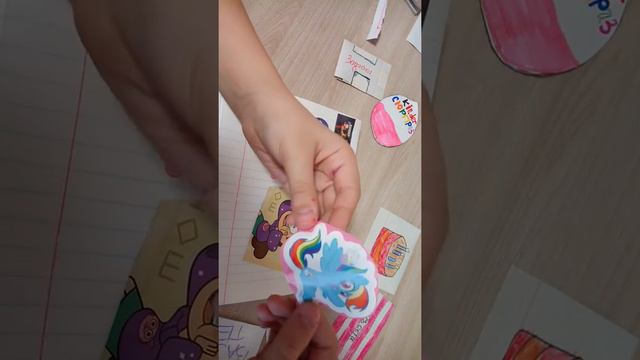 Распаковка бумажных сюрприз пакетиков. /DORA MILK. смотреть онлайн