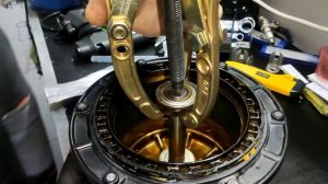 Один рабочий день из жизни электромонтера, чистка и замена подшипников Мотор-колесо LZW-280-4D