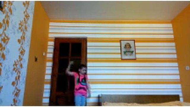 Какой попрыгунчик лучше?Большой или маленький? смотреть онлайн