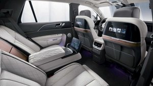 2024 Hongqi E-HS9 - детали интерьера и экстерьера.