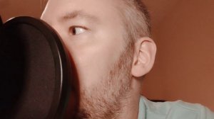 АСМР иностранец говорит на русском