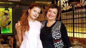 Особенная дочь Леонида Парфенова выросла / Как сейчас выглядит Маша и кем она работает