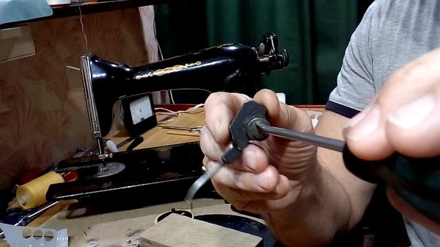 Болтается регулятор длины стежка? Ничего сложного! смотреть онлайн