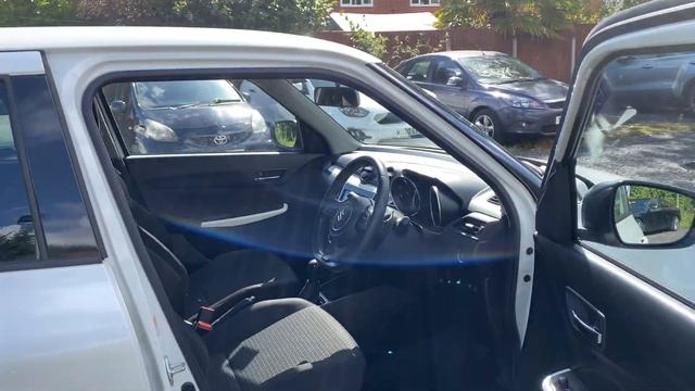 Suzuki Swift 1.0 Boosterjet SZ5 5dr Auto смотреть онлайн