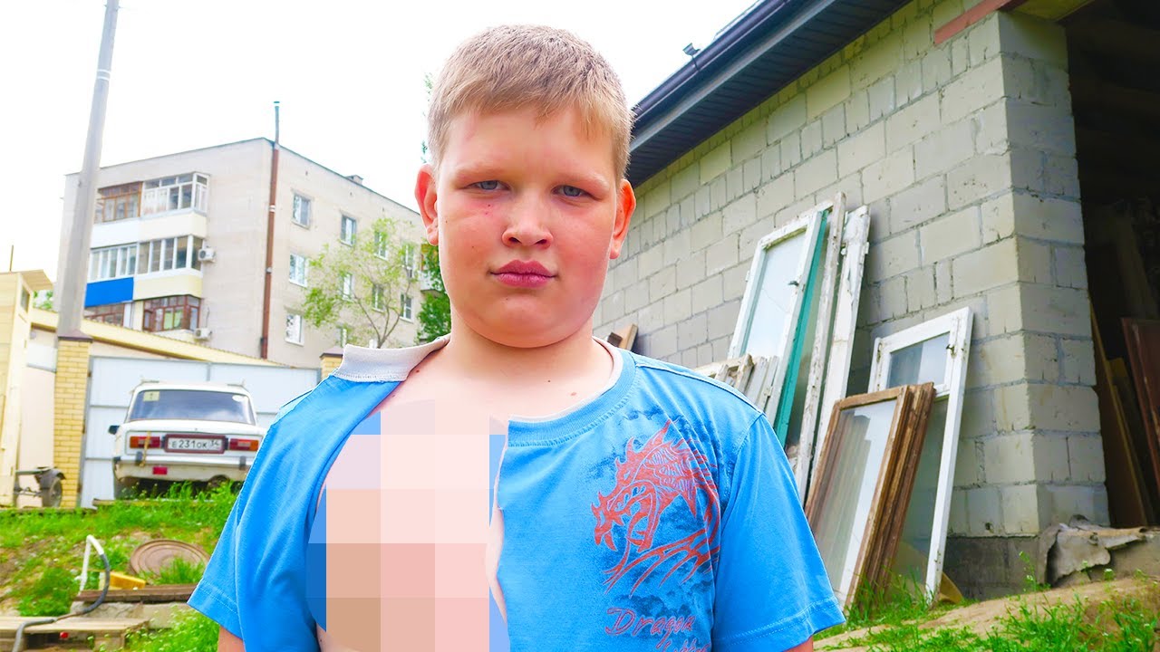 В гостях у толстого школьника грифера ! Поговорили с его мамкой смотреть онлайн