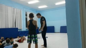 Смешанные единоборства. Тренировка по отработке ударов в движении и ухода от борьбы