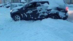 Kia Sorento выезжает из сугроба