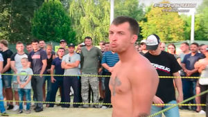 Боец Без Правил нарвался на Жесткого Бойца с Улицы !!!
