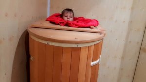 ПОДНИМАЕМ ИММУНИТЕТ С ПОМОЩЬЮ КЕДРОВОЙ БОЧКИ! ХОЛОДНЫМ ВЕЧЕРОМ МИНИ САУНА -КЕДРОВАЯ БОЧКА! ЧАСТЬ 1