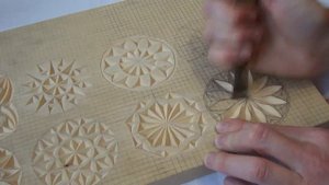 Геометрическая резьба по дереву. Урок 23 (geometric wood carving)