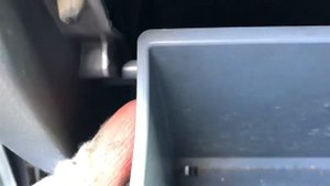 Как снять салонный бардачок Mitsubishi Lancer 9 и цедия