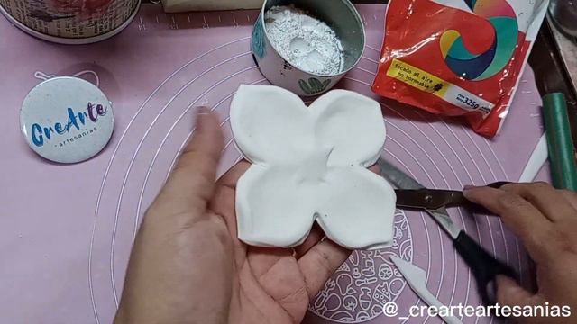 Flor realizada en porcelana fría "imitación Magnolia" смотреть онлайн