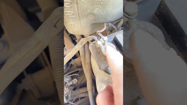 Как запустить машину без ключа.Как замкнуть стартер на пассате смотреть онлайн