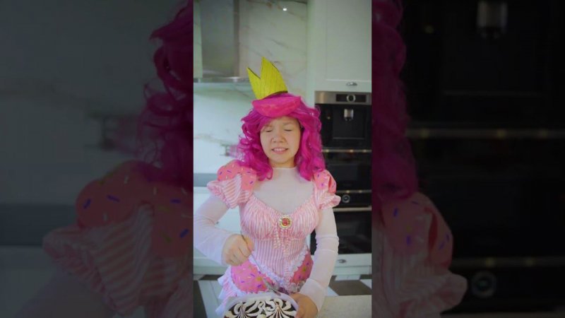 The Candy Princess and the Oompa Loompas in real life! #digitalcircus #oompaloompa #funny