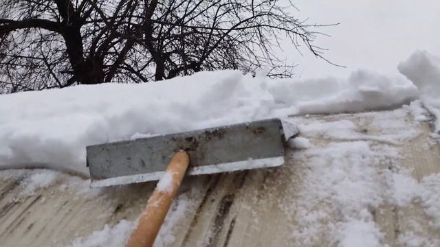 Уборка снега с теплицы или парника из поликарбоната смотреть онлайн