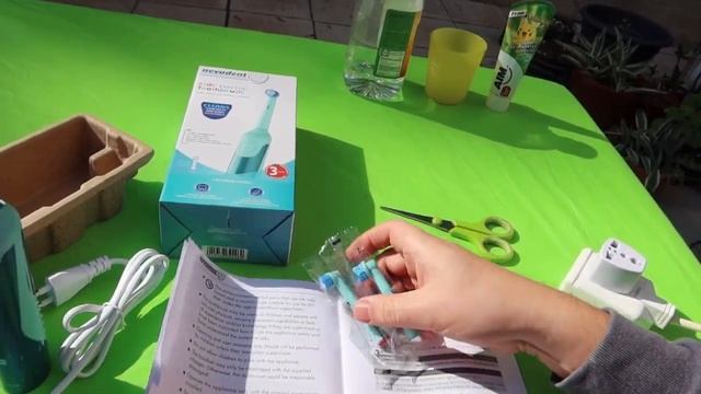 Nevadent kids electric toothbrush NZAK 3.7 A1 from Lidl. Is it OK for children? Oral B Compatible? смотреть онлайн