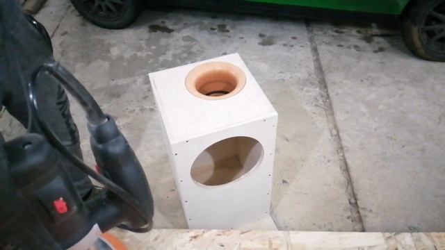 Сборка короба под сабвуфер 12" на трубе смотреть онлайн