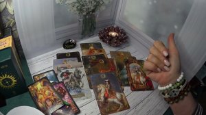 Позвонит или нет? Каковы его планы и намерения?#тарораскладналюбовь #тароонлайн #гадание #таро