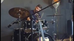 Барабаны и гитара