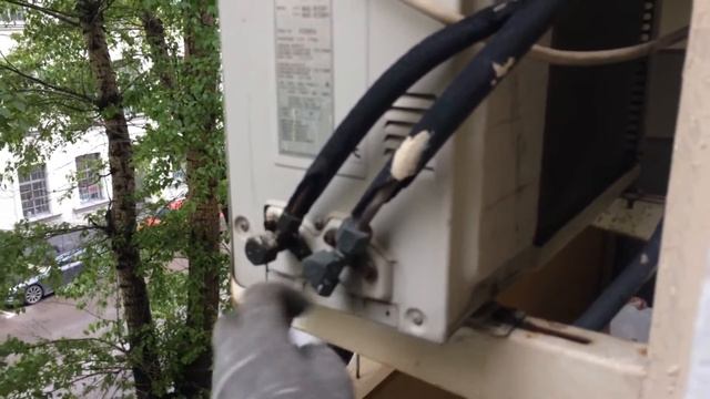 Демонтаж кондиционера HITACHI